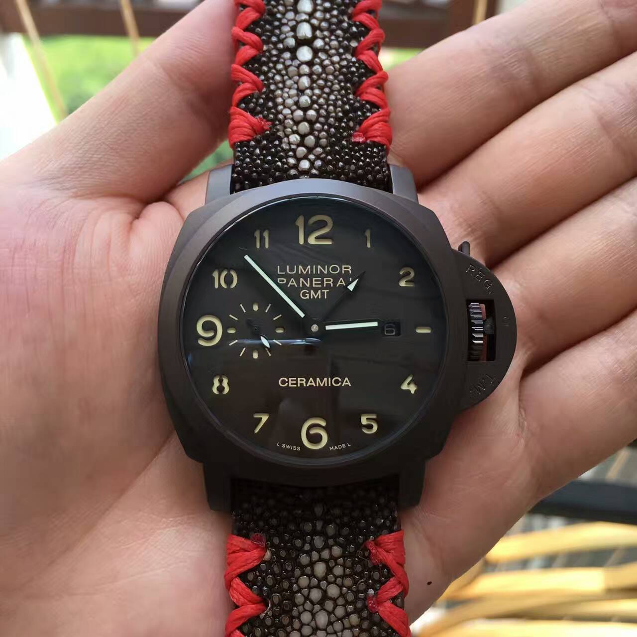 沛納海 魔鬼魚腕錶 雅黑錶殼 淡黃數字 海鷗機芯 細長指針